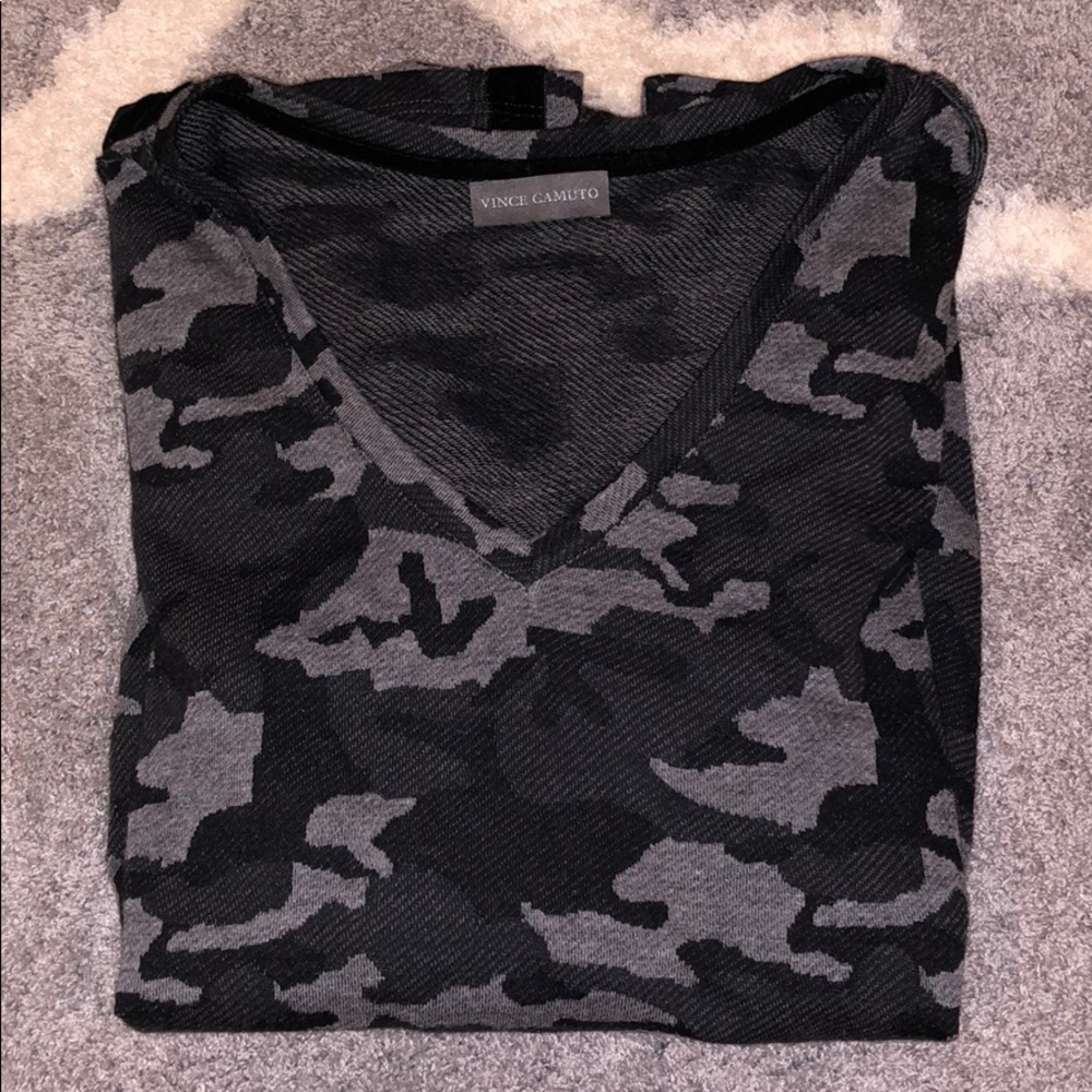 Vince Camuto camo top